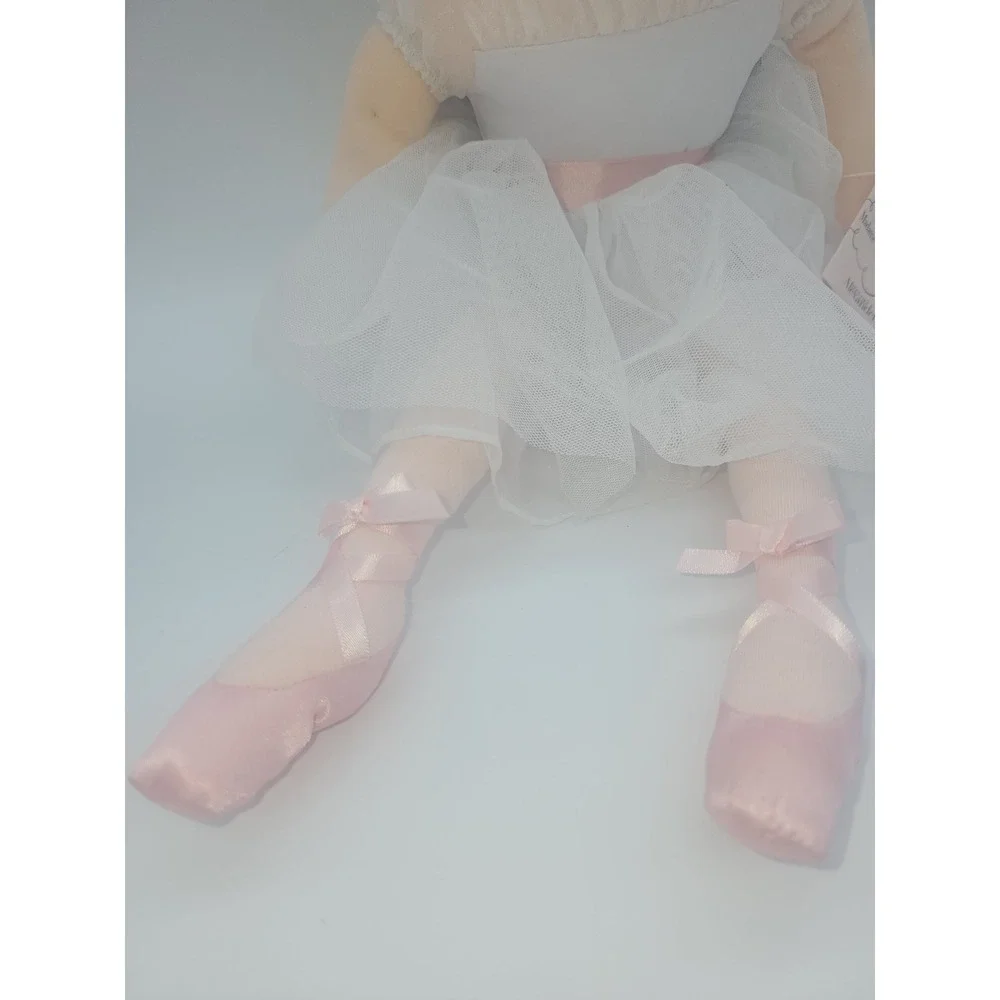 Madame Alexander Favorite Ballerina Soft Plush Doll 61175 White Tutu 18 In 2011